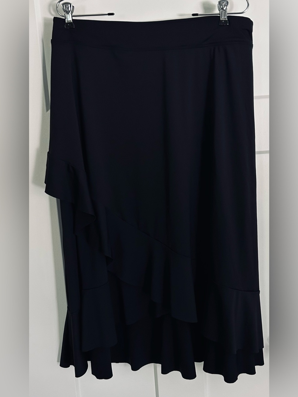 Lands End Ruffled Midi Swim Cover-Up Skirt Faux Wrap Black 2X(20W-22W)
*NWOT*